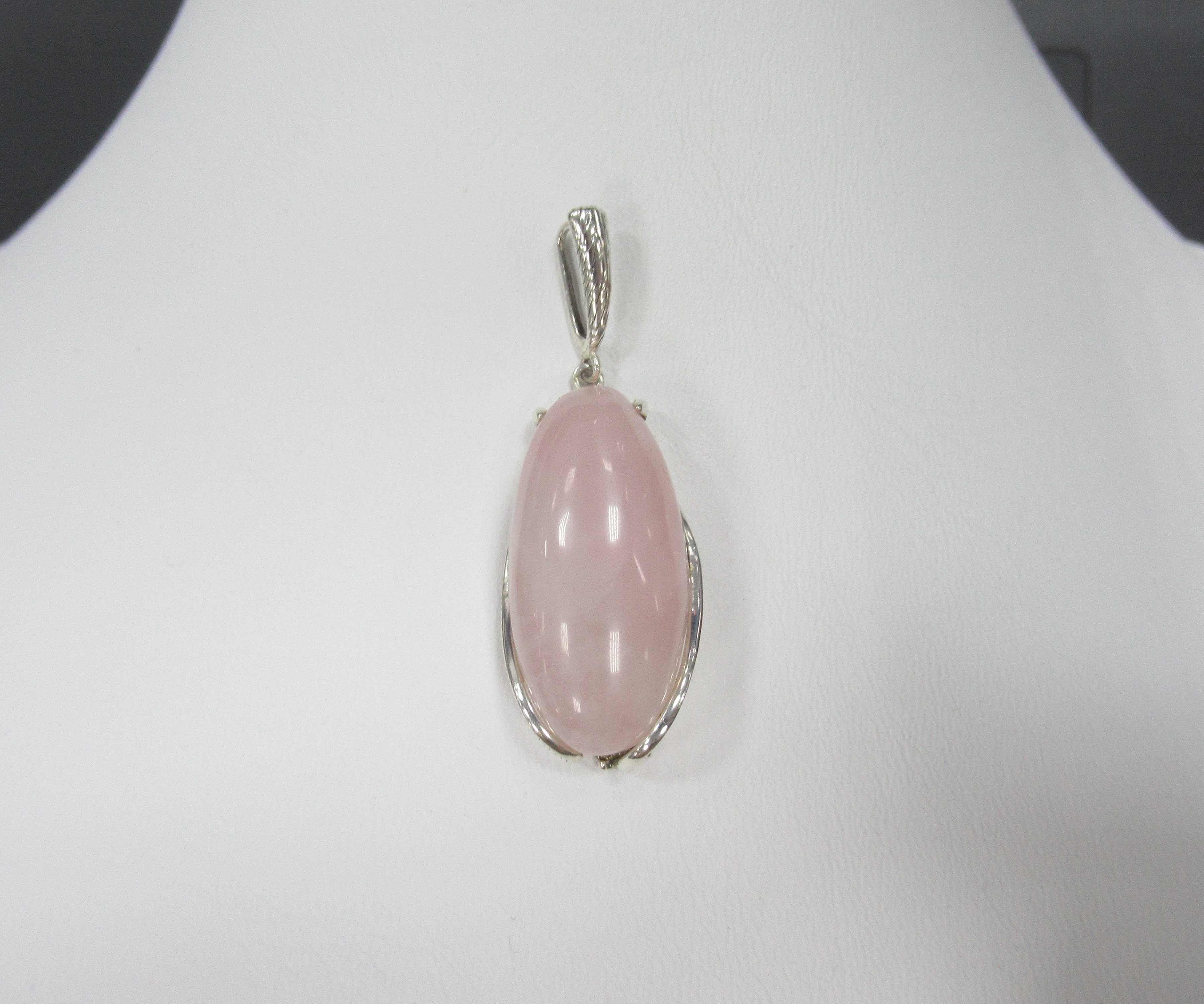 Серебряная подвеска с розовым кварцем